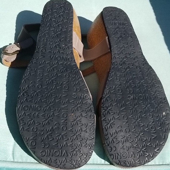 Vionic wedge - Picture 2 of 4